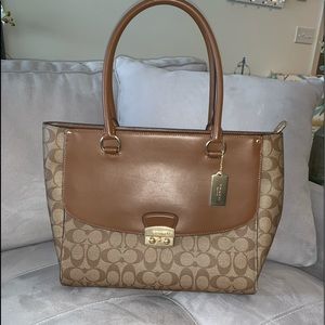 NWT coach sig Avary Tote
